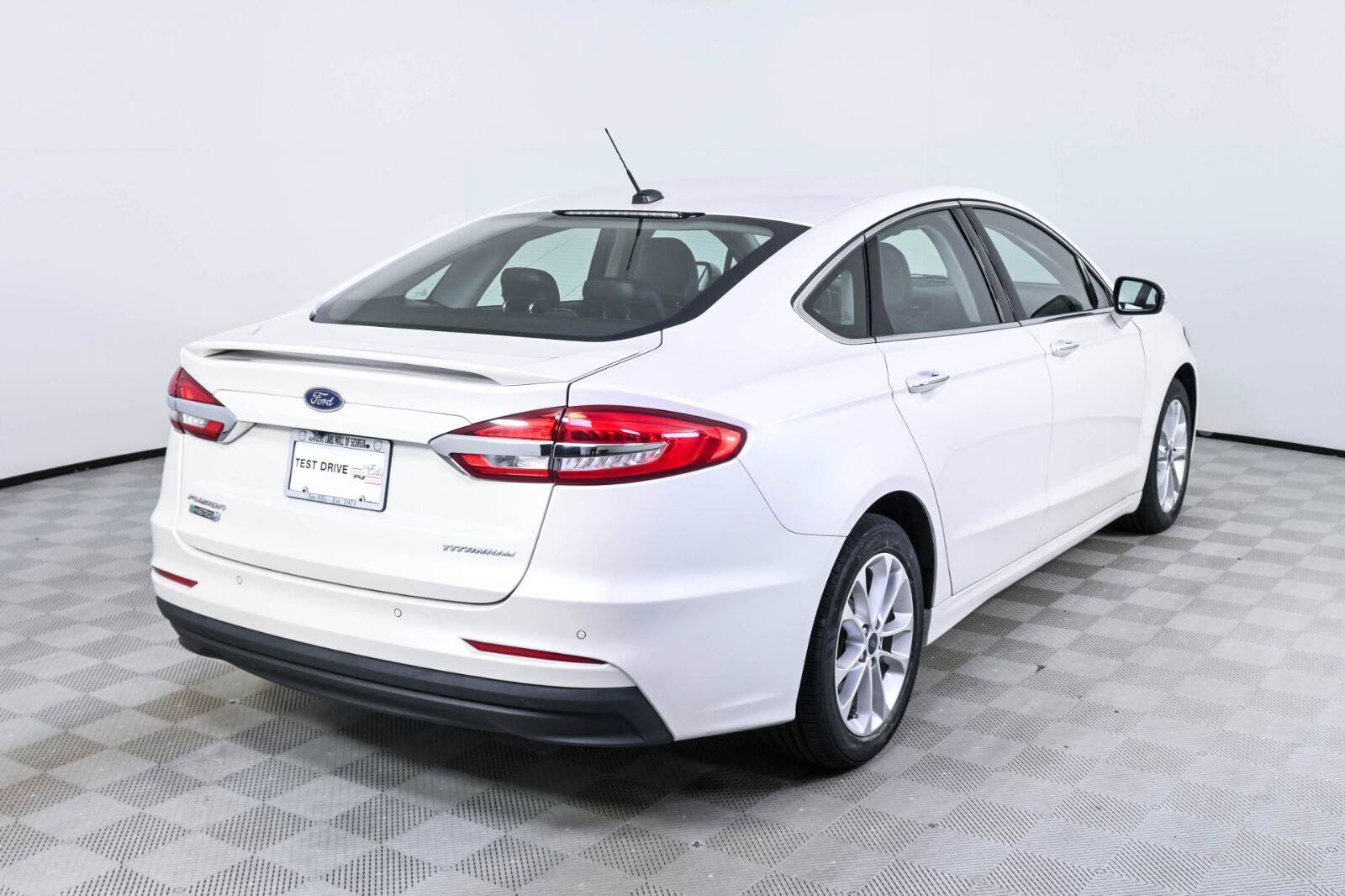 Used 2019 Ford Fusion Energi Titanium FWD image 26