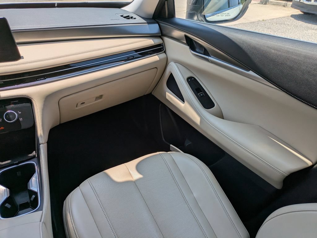 Used 2023 INFINITI QX60 Luxe w/ Cargo Package AWD/4WD image 17