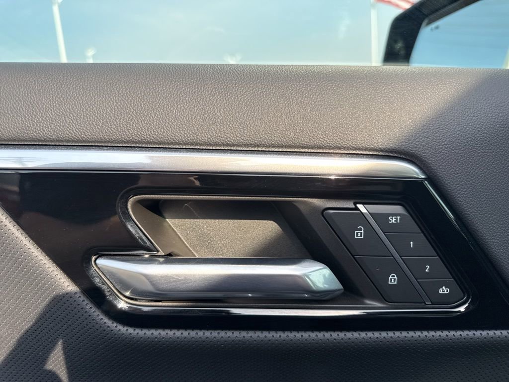 Used 2024 GMC Sierra EV Denali image 11