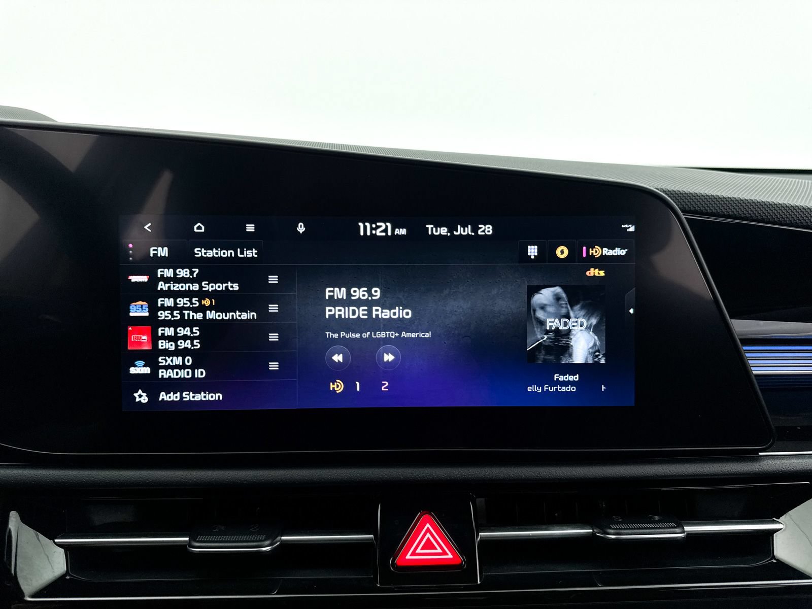 Certified 2023 Kia Niro EX FWD image 5