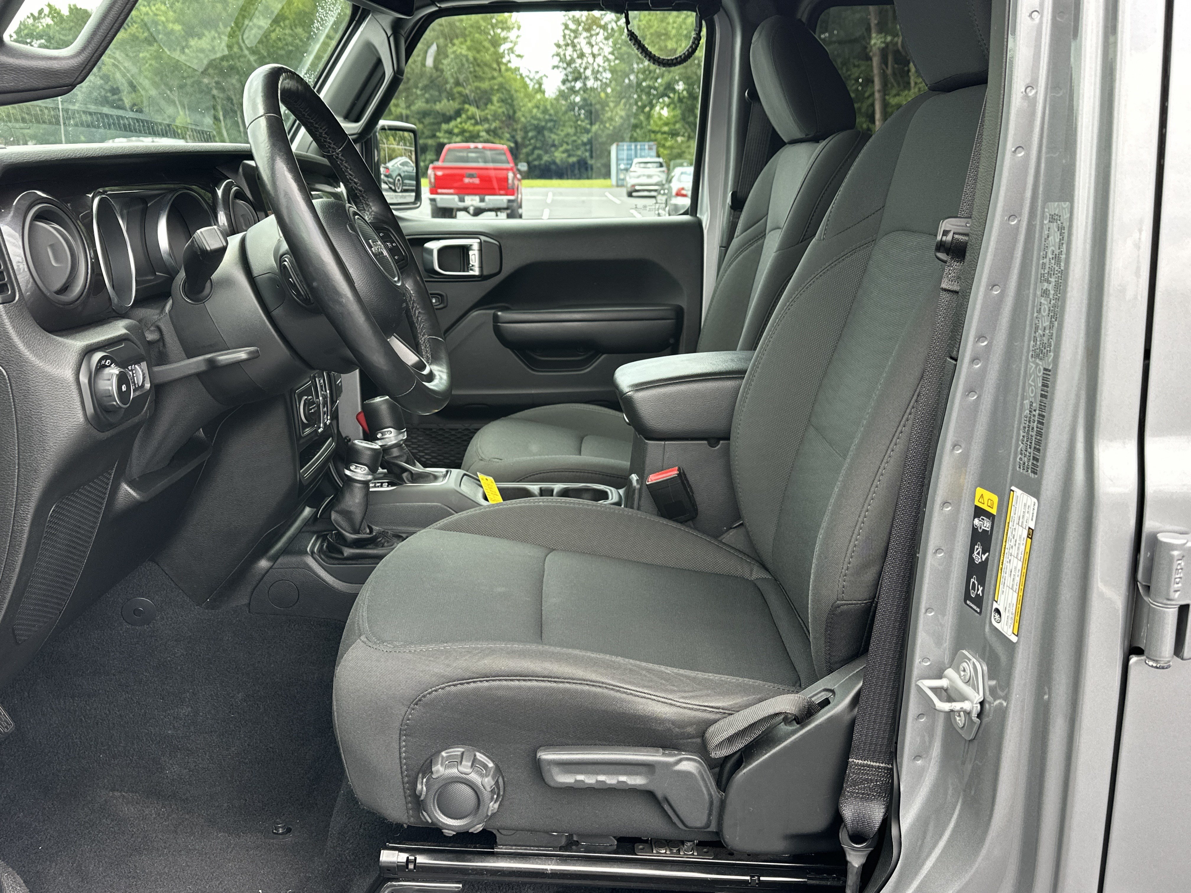 Used 2021 Jeep Wrangler Unlimited Sport AWD/4WD image 9