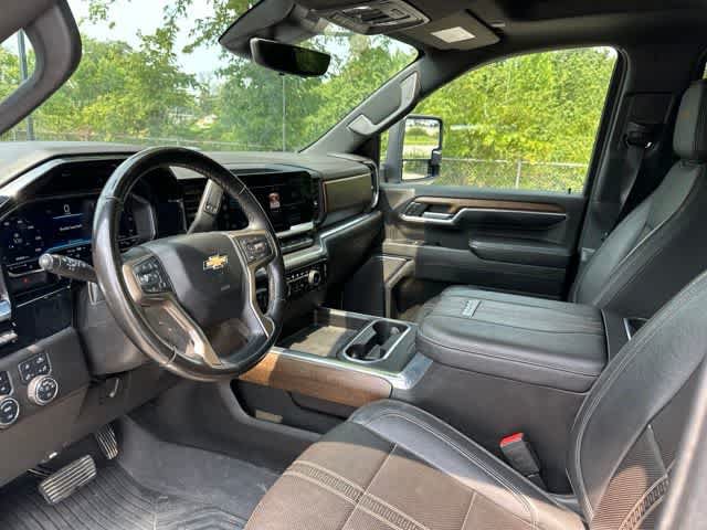 Used 2024 Chevrolet Silverado 2500 High Country w/ High Country Premium Package AWD/4WD image 4