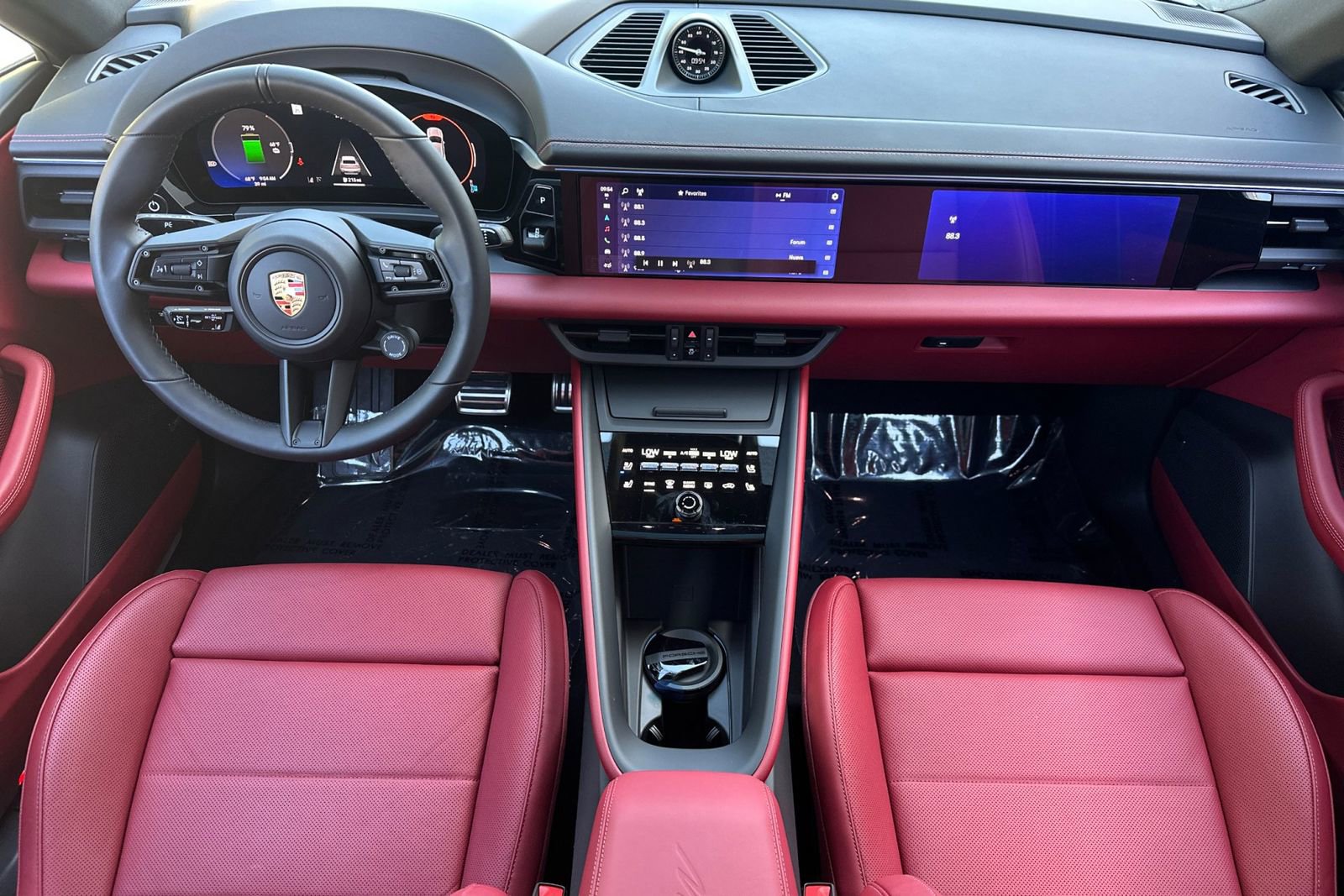 New 2025 Porsche Macan 4S Electric image 6