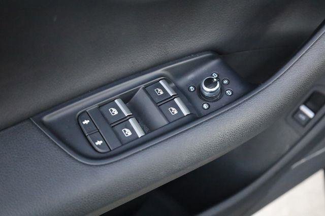 Used 2018 Audi Q7 3.0T Prestige AWD/4WD image 36