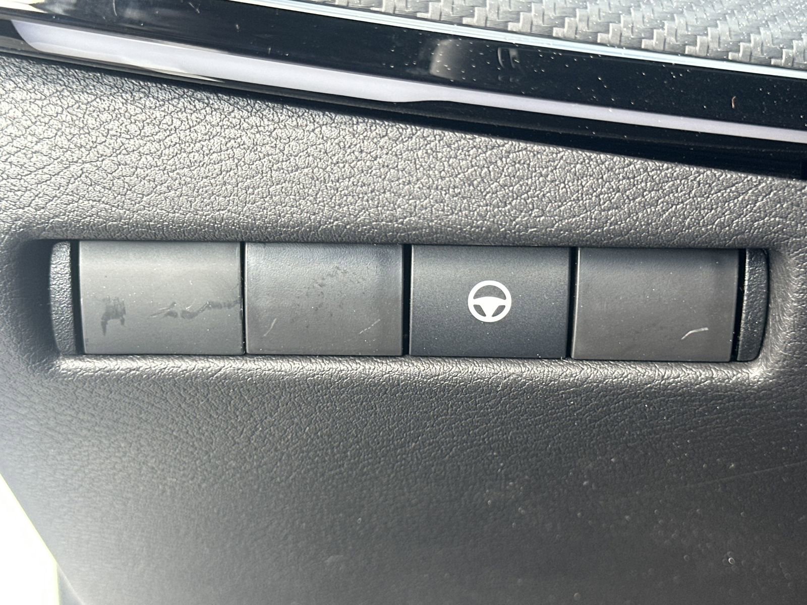 New 2025 Nissan Kicks SR image 15