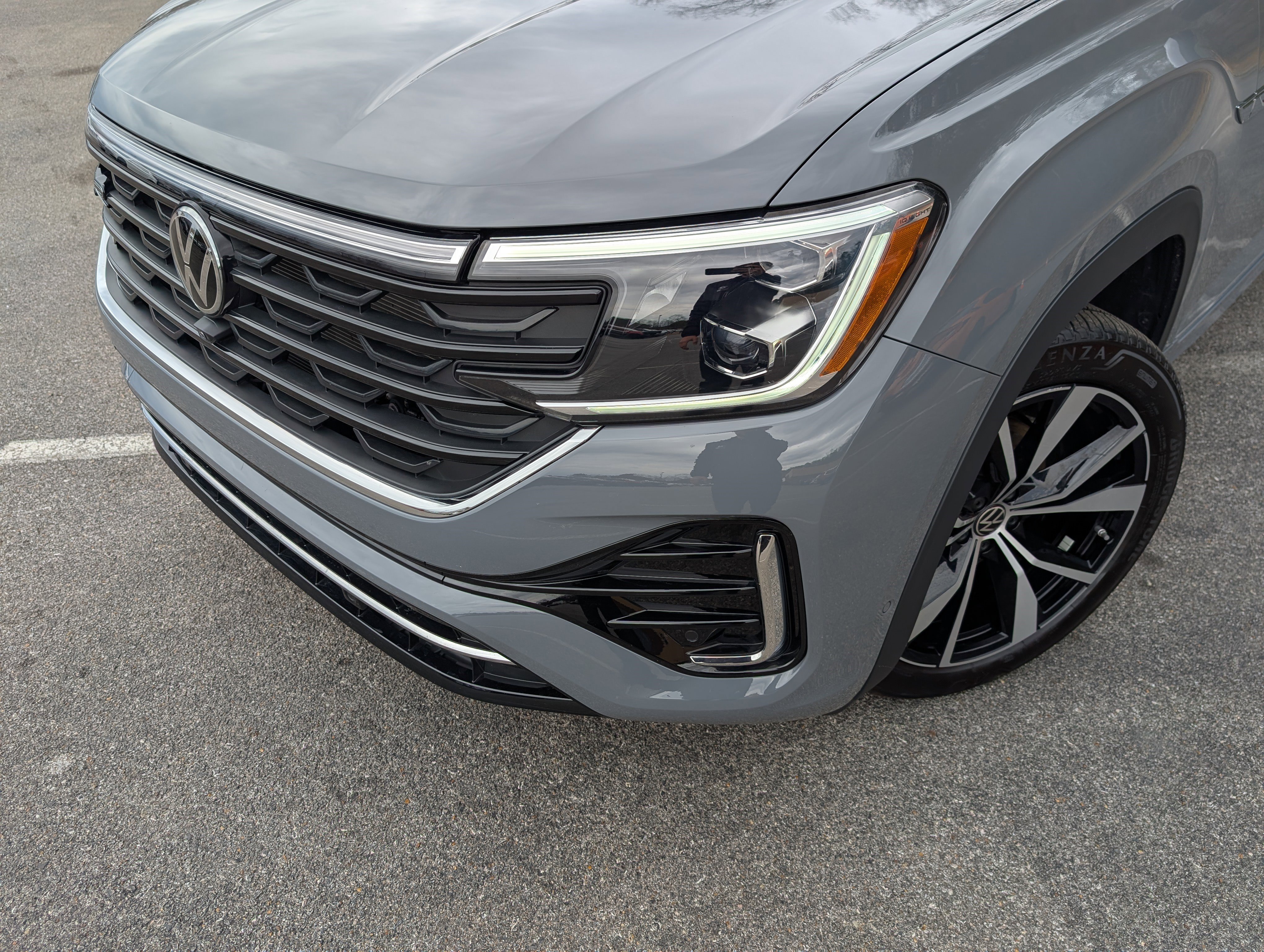 Used 2025 Volkswagen Atlas Cross Sport SEL Premium R-Line image 13