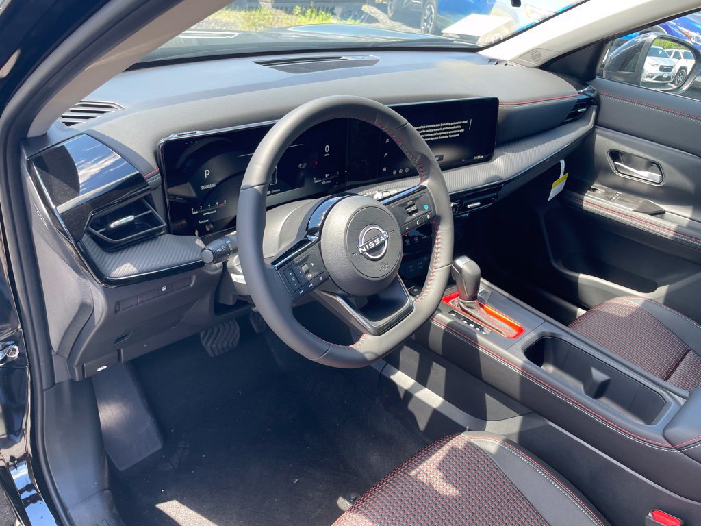 New 2026 Nissan Kicks SR AWD/4WD image 9
