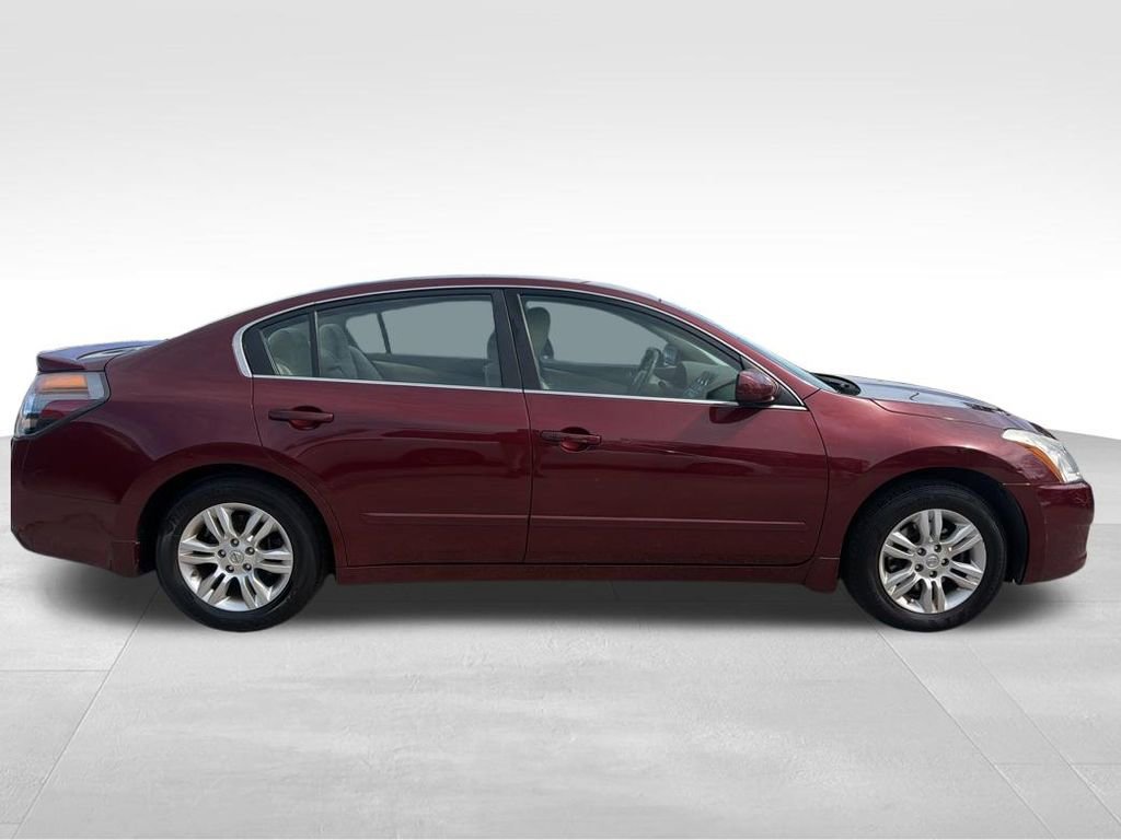 Used 2011 Nissan Altima 2.5 S w/ Special Edition Pkg FWD image 7