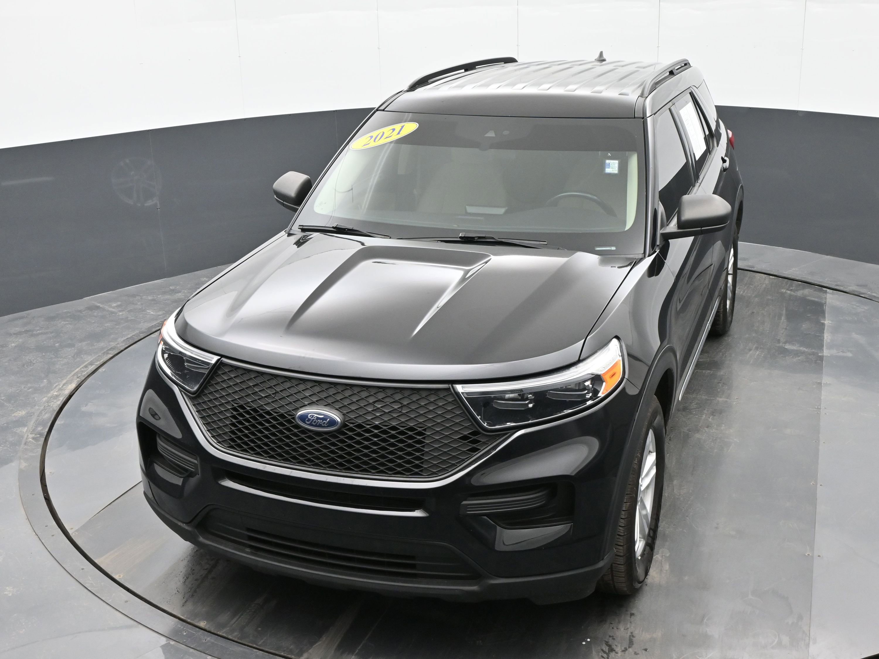 Used 2021 Ford Explorer XLT w/ Class III Trailer Tow Package AWD/4WD image 43