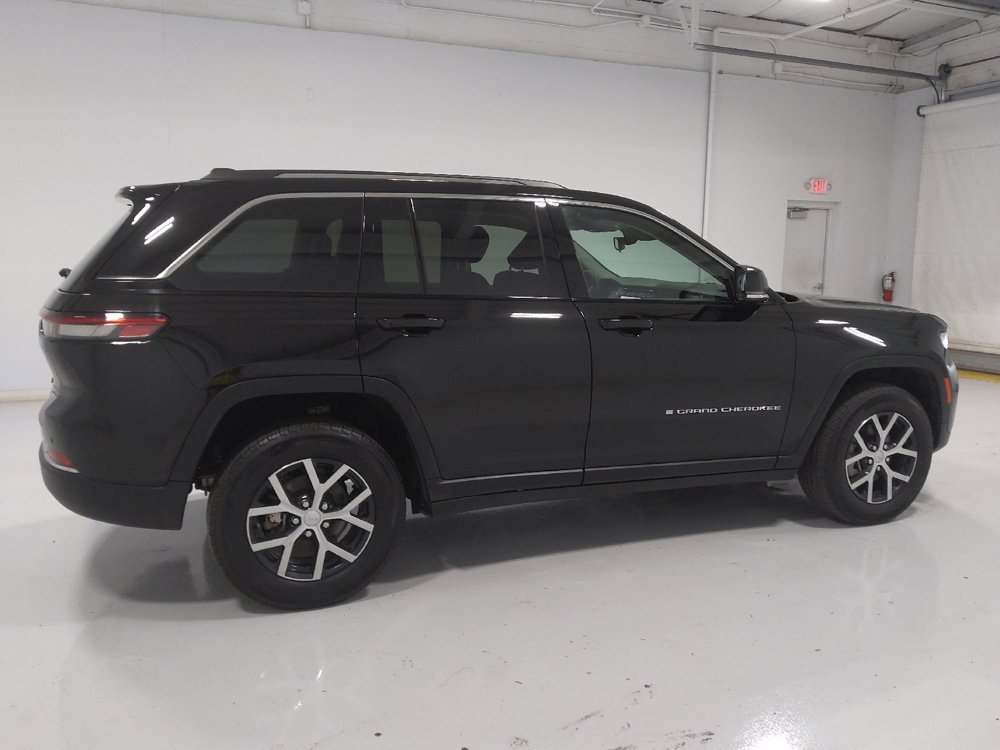 Used 2023 Jeep Grand Cherokee Limited AWD/4WD image 10