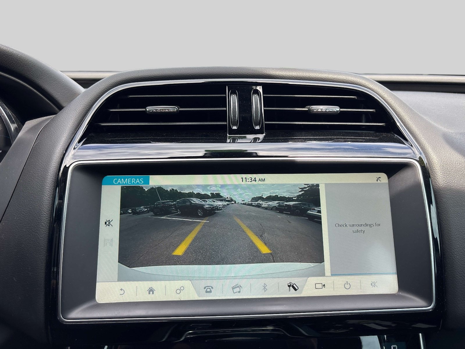 Used 2019 Jaguar XE RWD image 22