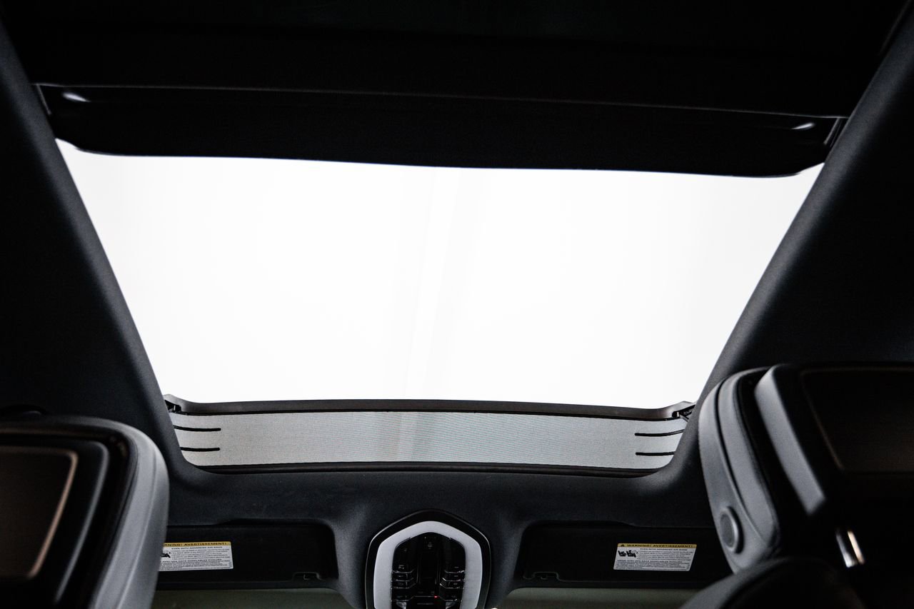 Certified 2023 Porsche Macan Turbo AWD/4WD image 30