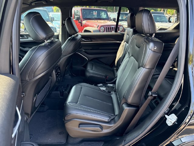 New 2026 Jeep Grand Cherokee L Limited w/ Trailer Tow Package AWD/4WD image 14