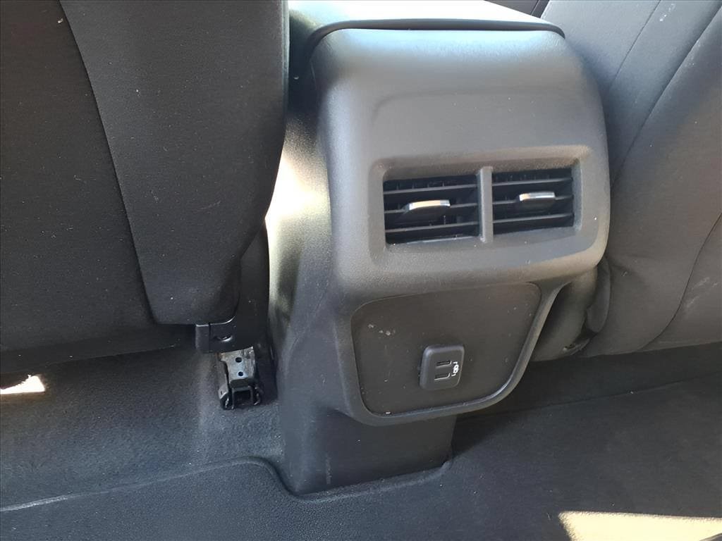 Used 2024 Chevrolet Equinox LT FWD image 27