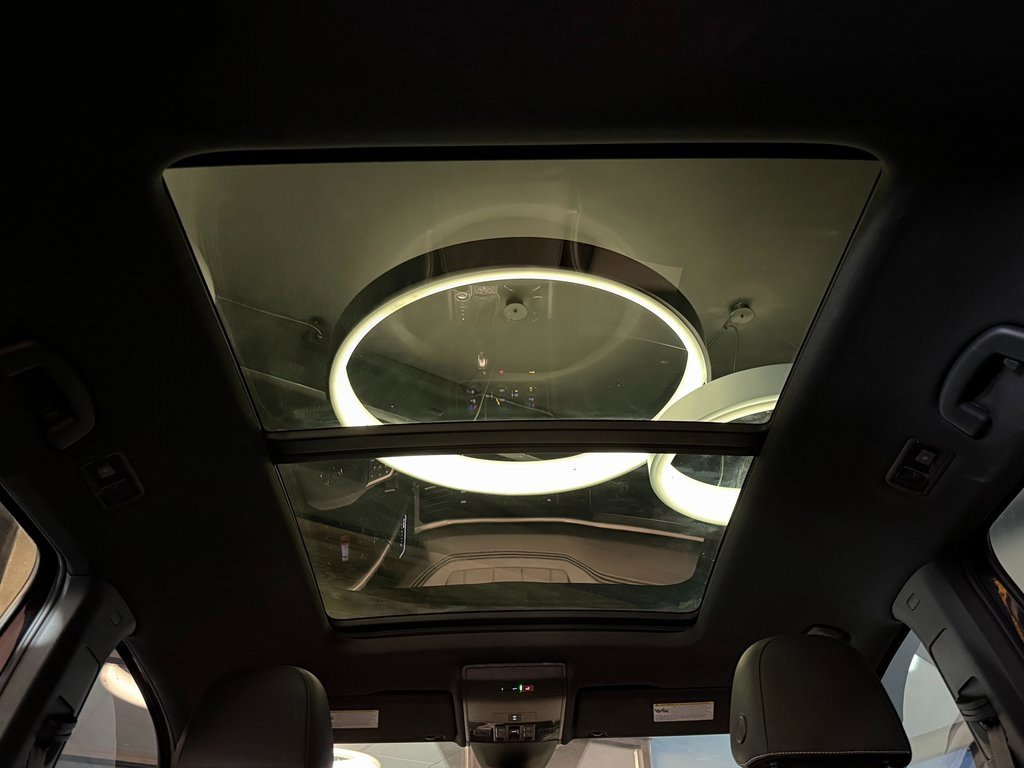 Used 2020 Volkswagen Atlas Cross Sport SEL image 23