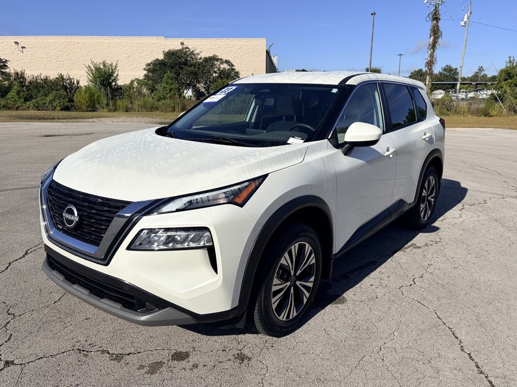 Used 2023 Nissan Rogue SV image 4