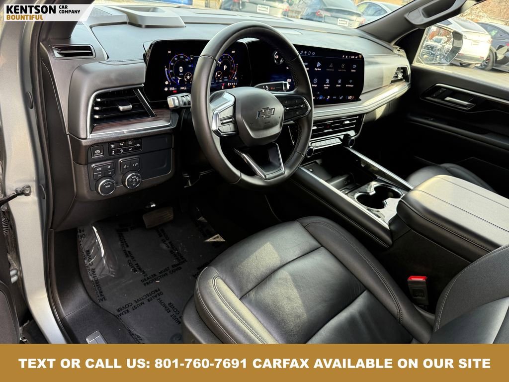 Used 2025 Chevrolet Suburban Z71 image 30