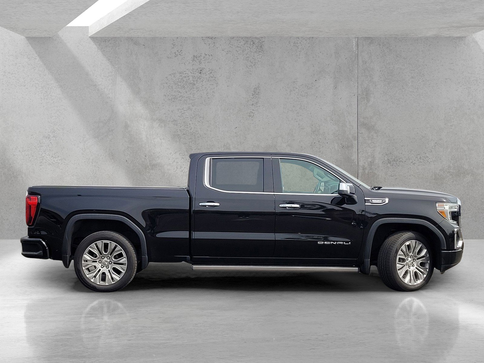 Used 2021 GMC Sierra 1500 Denali w/ Denali Ultimate Package image 3