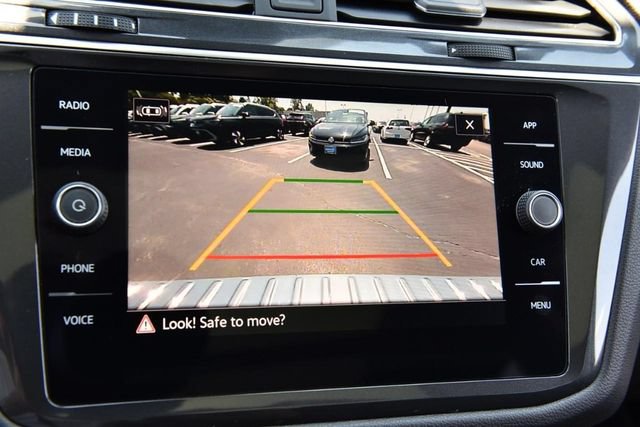Certified 2023 Volkswagen Tiguan SE w/ Panoramic Sunroof Package AWD/4WD image 12