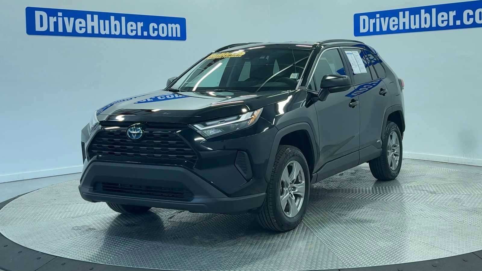 Used 2024 Toyota RAV4 LE AWD/4WD image 39