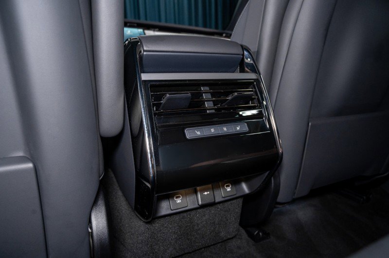 Used 2025 Land Rover Range Rover Sport Dynamic SE image 24
