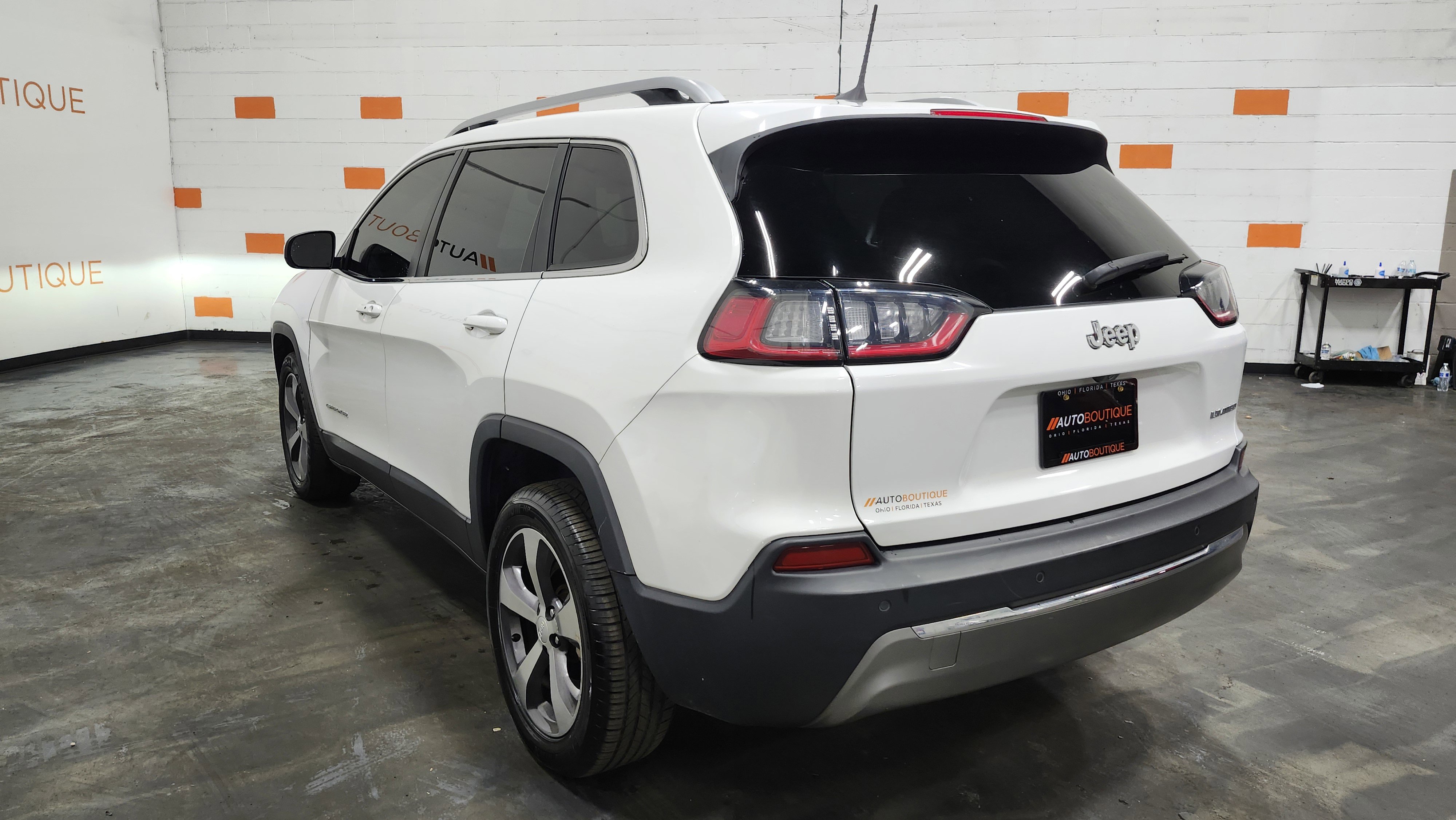 Used 2020 Jeep Cherokee Limited image 15