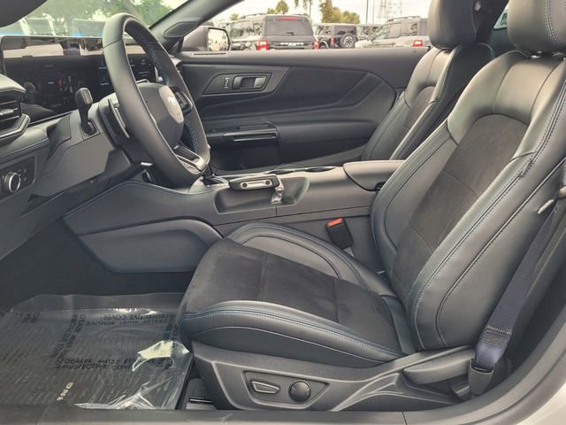 Used 2025 Ford Mustang Dark Horse image 12