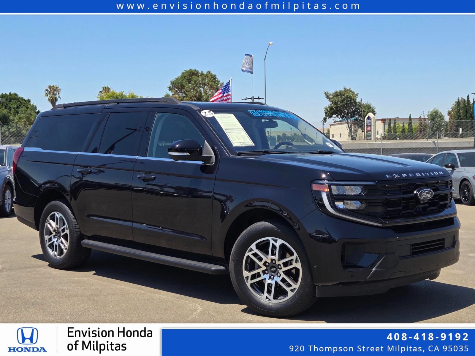 Used 2025 Ford Expedition Max Active AWD/4WD image 1