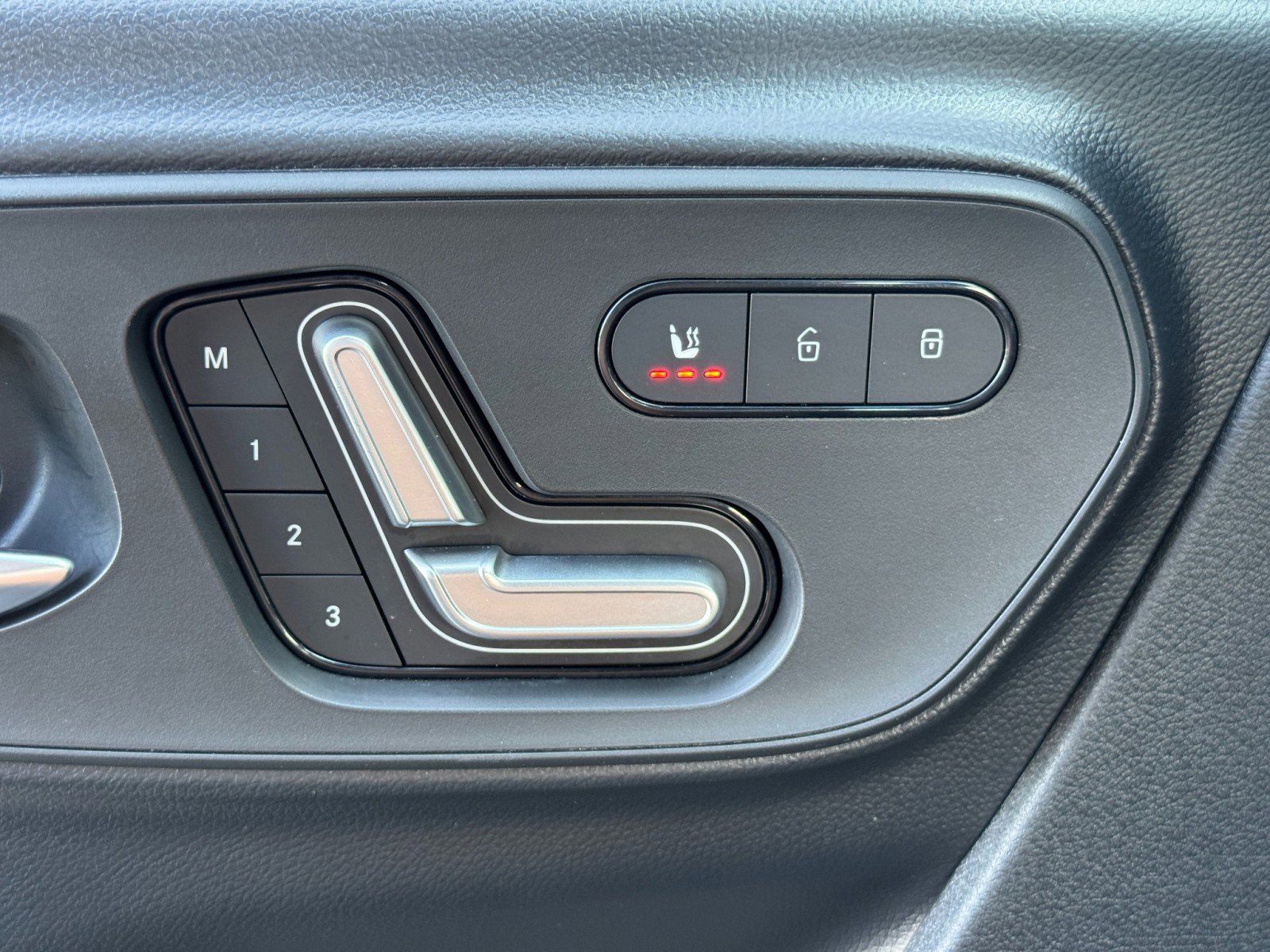 Used 2023 Mercedes-Benz Sprinter 3500 image 18