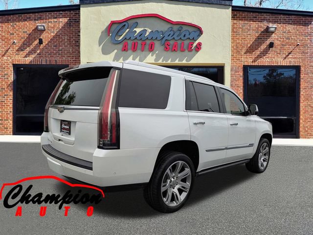 Used 2017 Cadillac Escalade Premium Luxury RWD image 4