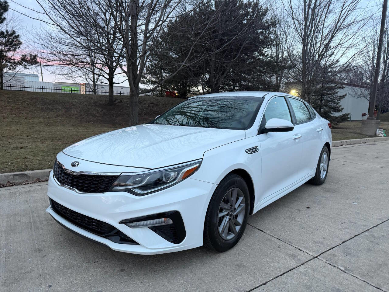 Used 2020 Kia Optima LX FWD image 3