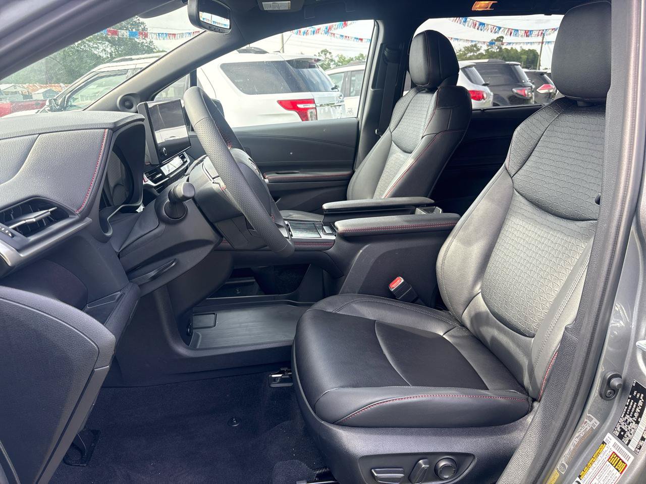 Used 2026 Toyota Sienna XSE AWD/4WD image 9