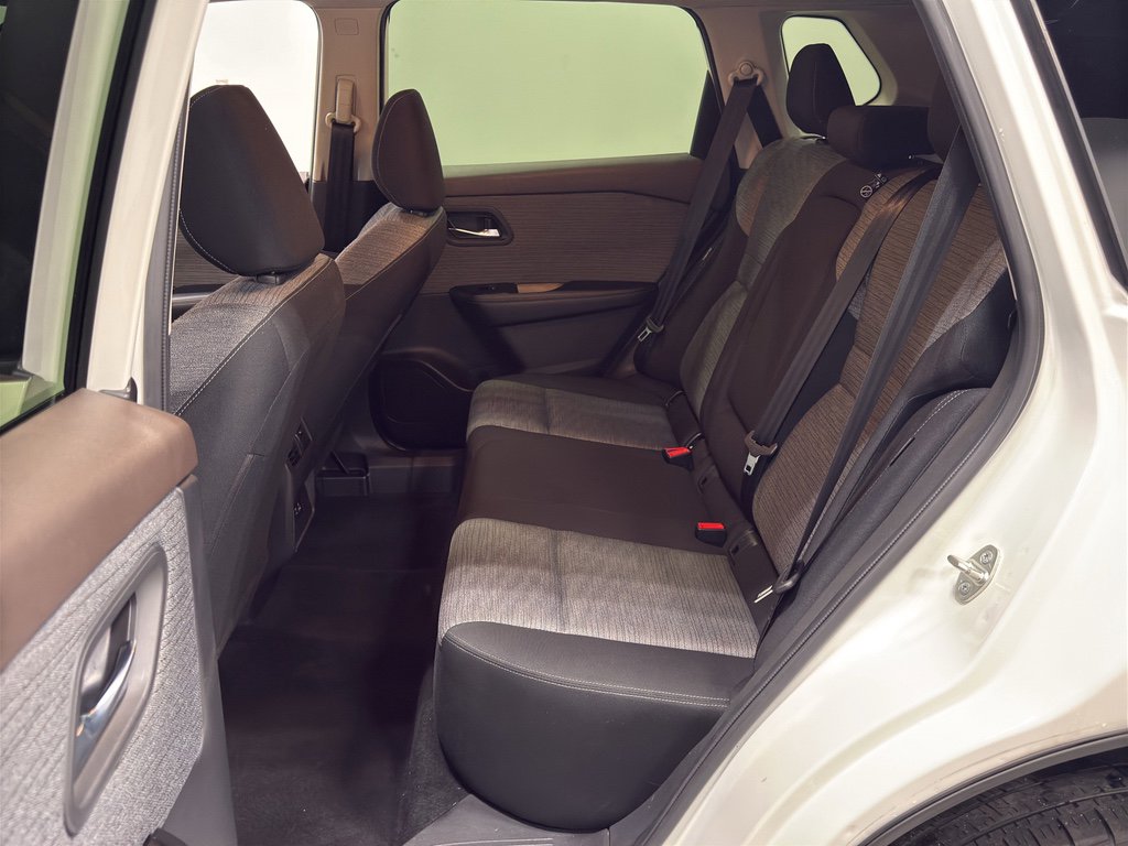 Used 2023 Nissan Rogue SV image 28