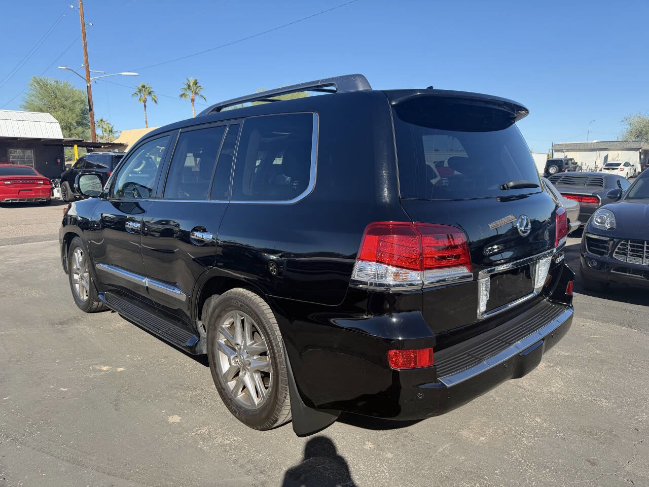 Used 2015 Lexus LX 570 4WD w/ Luxury Package image 4