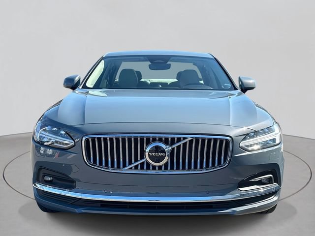 Used 2022 Volvo S90 B6 Inscription w/ Advanced Package image 2