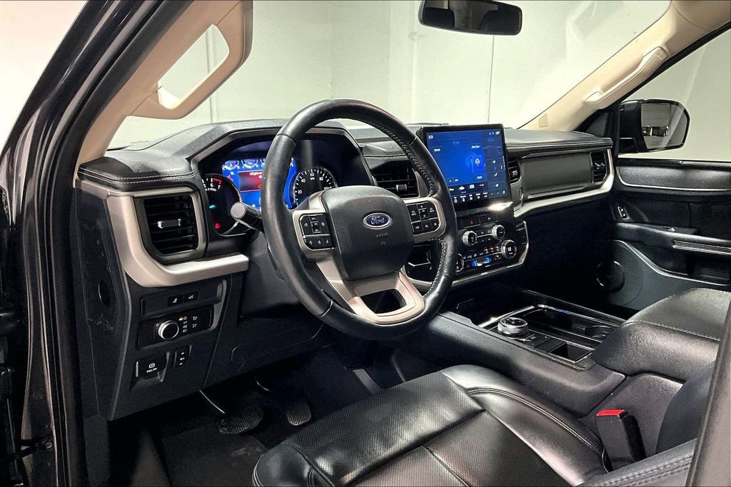 Used 2022 Ford Expedition XLT RWD image 16