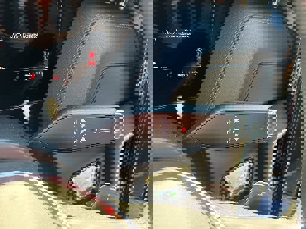 New 2025 GMC Yukon XL Denali w/ Sun & Power Step Package image 28