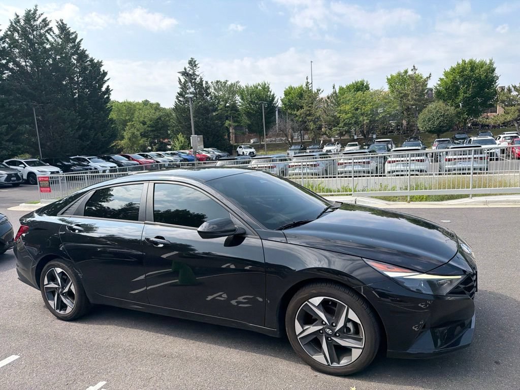 Used 2023 Hyundai Elantra SEL w/ Convenience Package FWD image 7