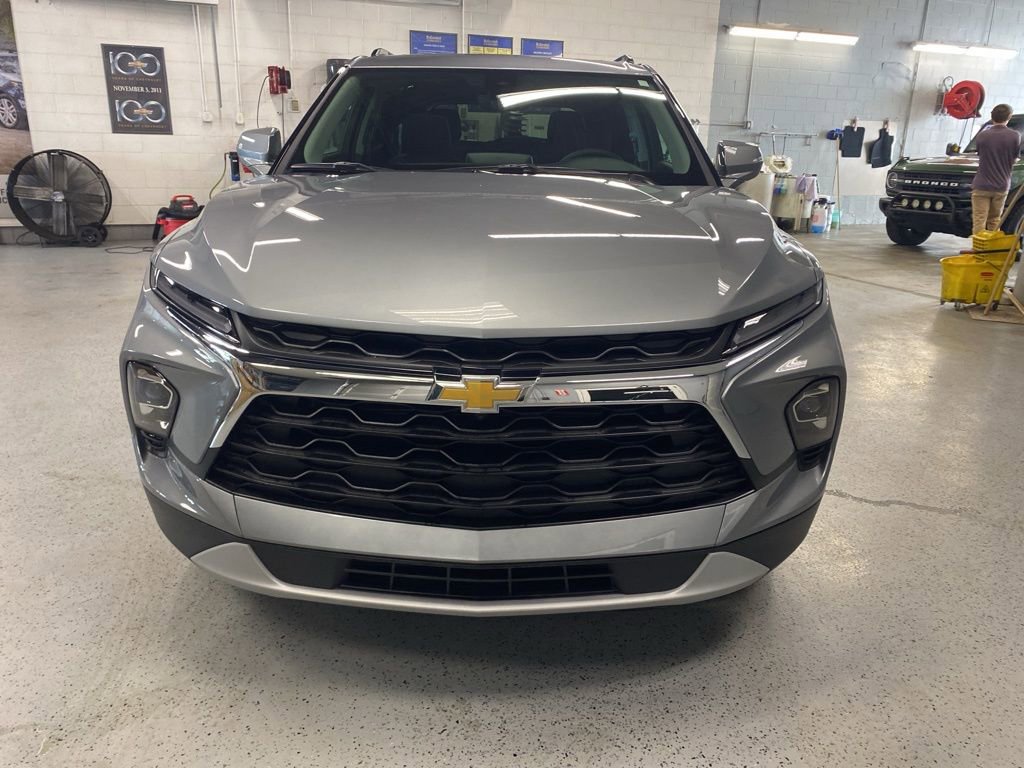 New 2026 Chevrolet Blazer LT w/ Sound & Technology Package AWD/4WD image 2