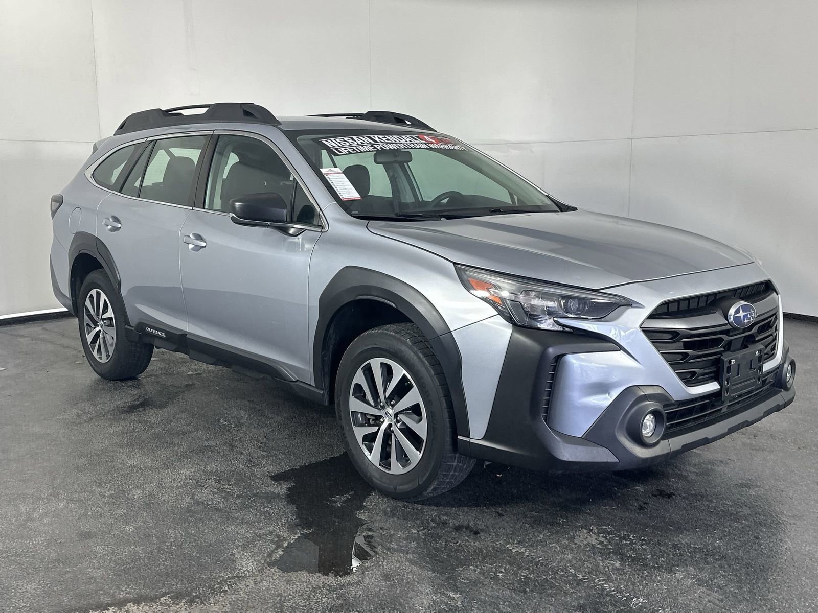 Used 2023 Subaru Outback AWD/4WD image 2