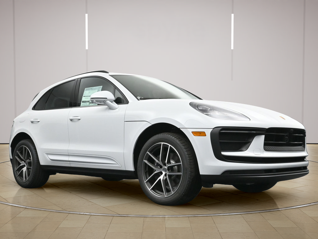 Certified 2026 Porsche Macan AWD/4WD image 29