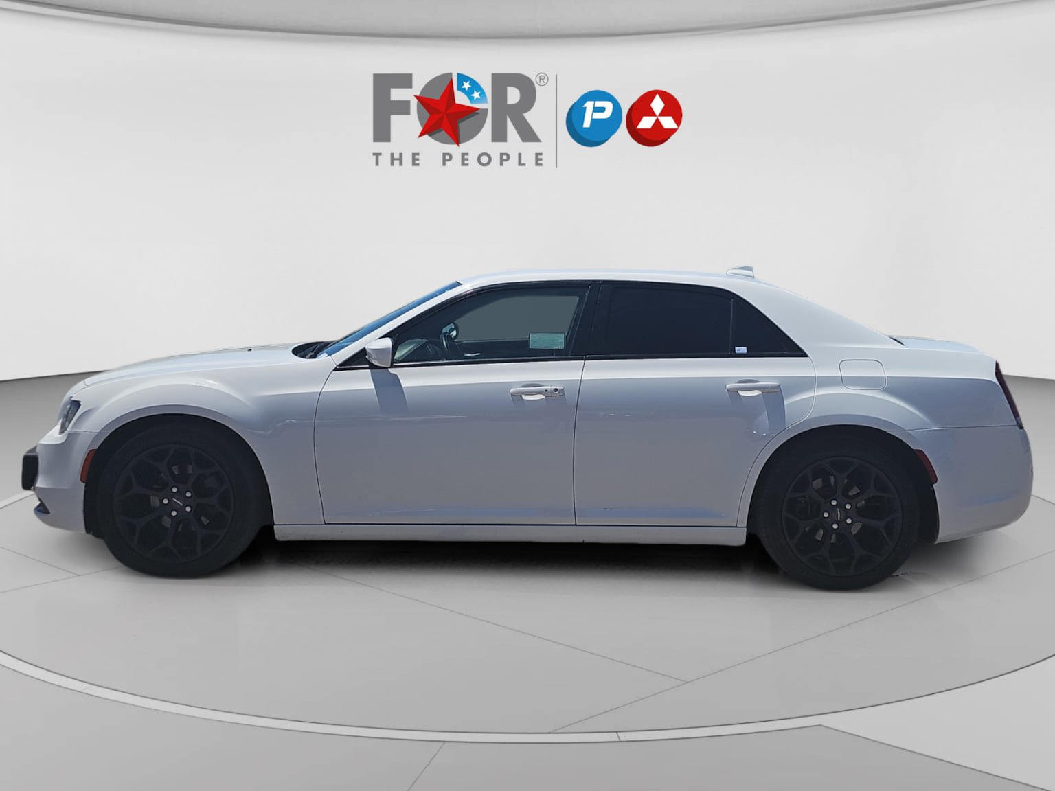 Used 2020 Chrysler 300 S RWD image 2