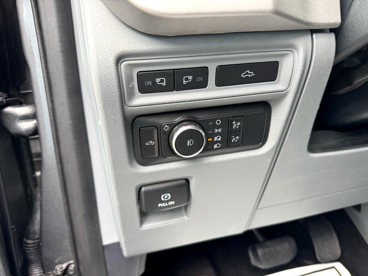 Used 2022 Ford F150 XLT w/ Equipment Group 302A High image 17