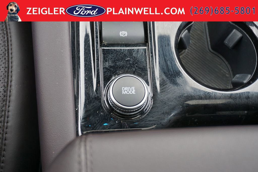 Used 2025 Ford Explorer Platinum w/ LUX Leather Package AWD/4WD image 27