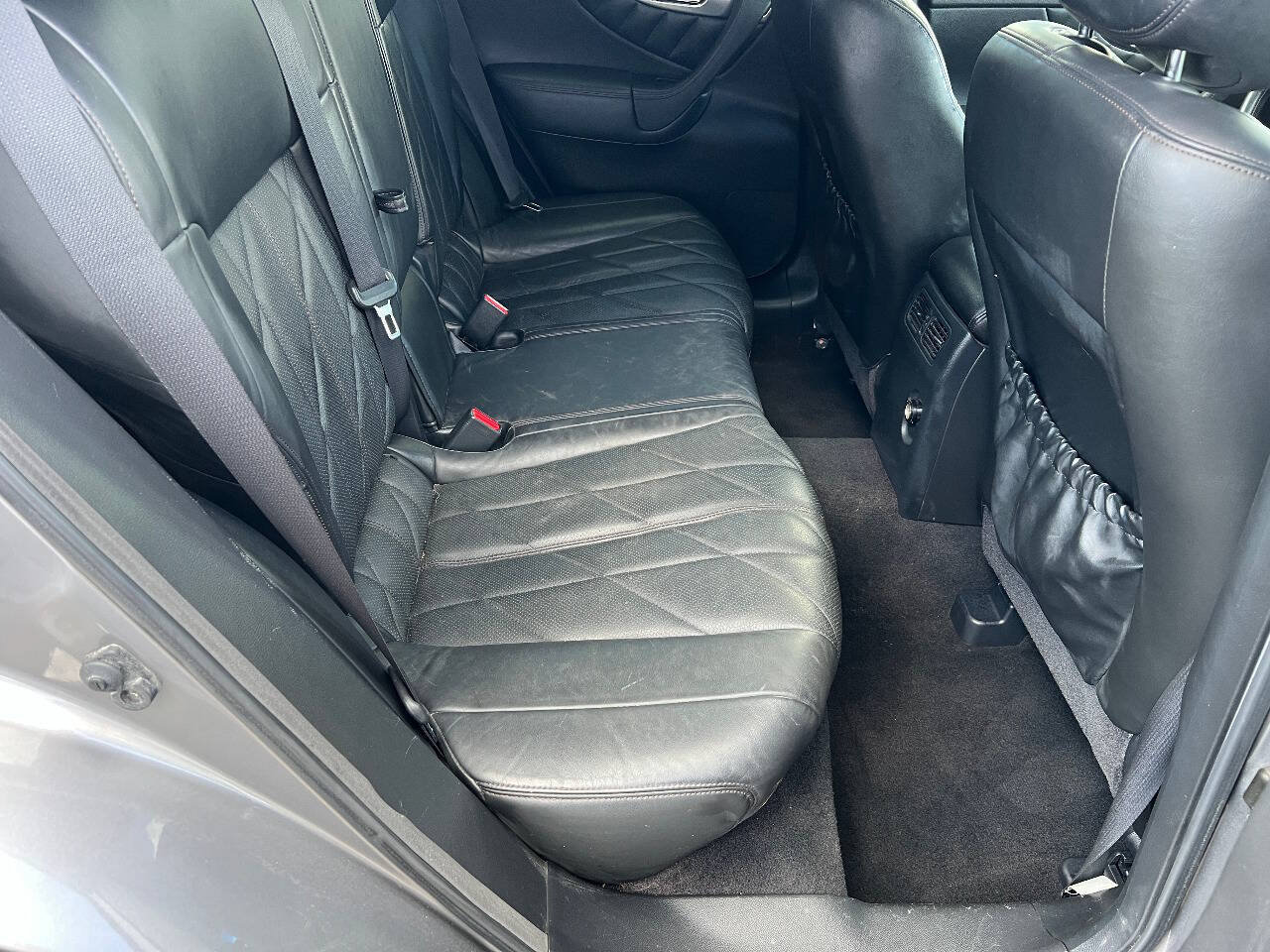 Used 2010 INFINITI FX35 AWD w/ Premium Pkg image 23