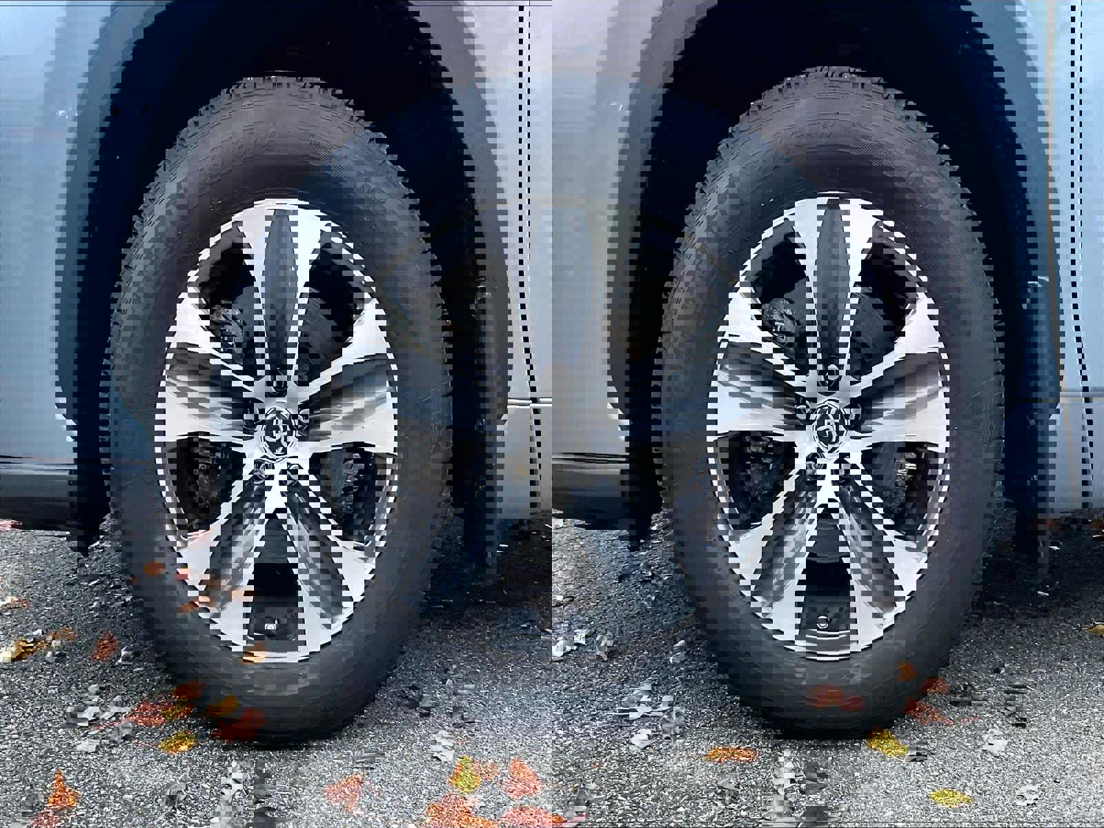 Used 2023 Toyota Highlander XLE image 7