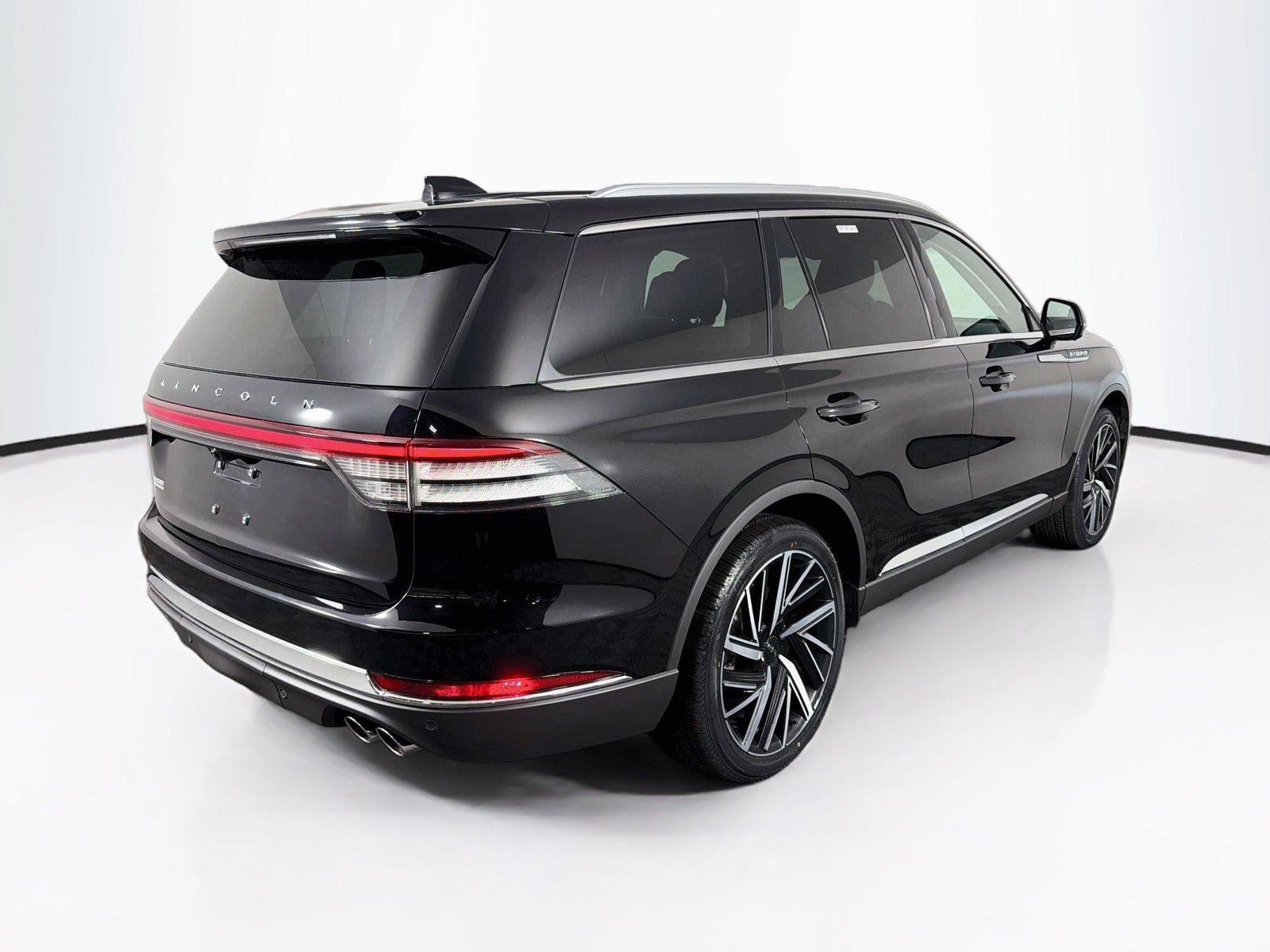Used 2025 Lincoln Aviator Reserve w/ Equipment Group 201A AWD/4WD image 11