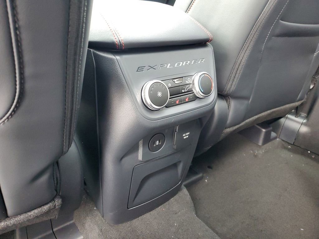 New 2026 Ford Explorer ST-Line w/ ST-Line Street Pack image 32