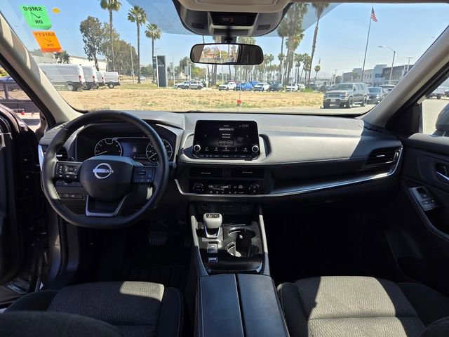 Used 2025 Nissan Rogue SV image 14