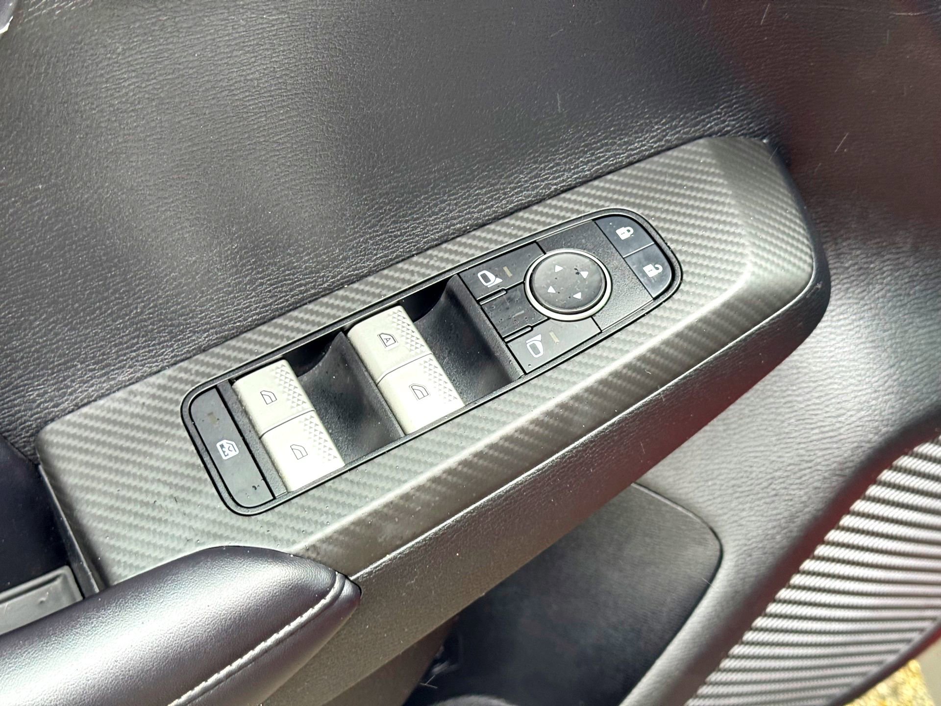 Used 2022 Mitsubishi Outlander SE image 14